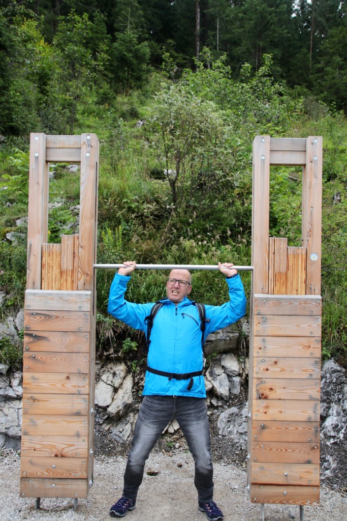 Ein Hut Ein Stock Ein Alter Mann Ein Hut, ein Stock, ein alter Mann… – achterbahn.blog